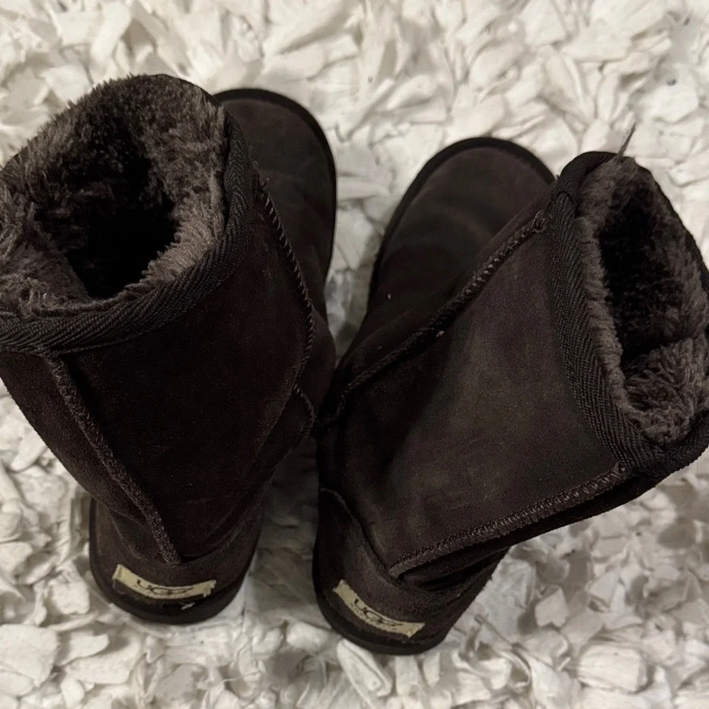 Ugg Women's  Size 7 Brown Clean